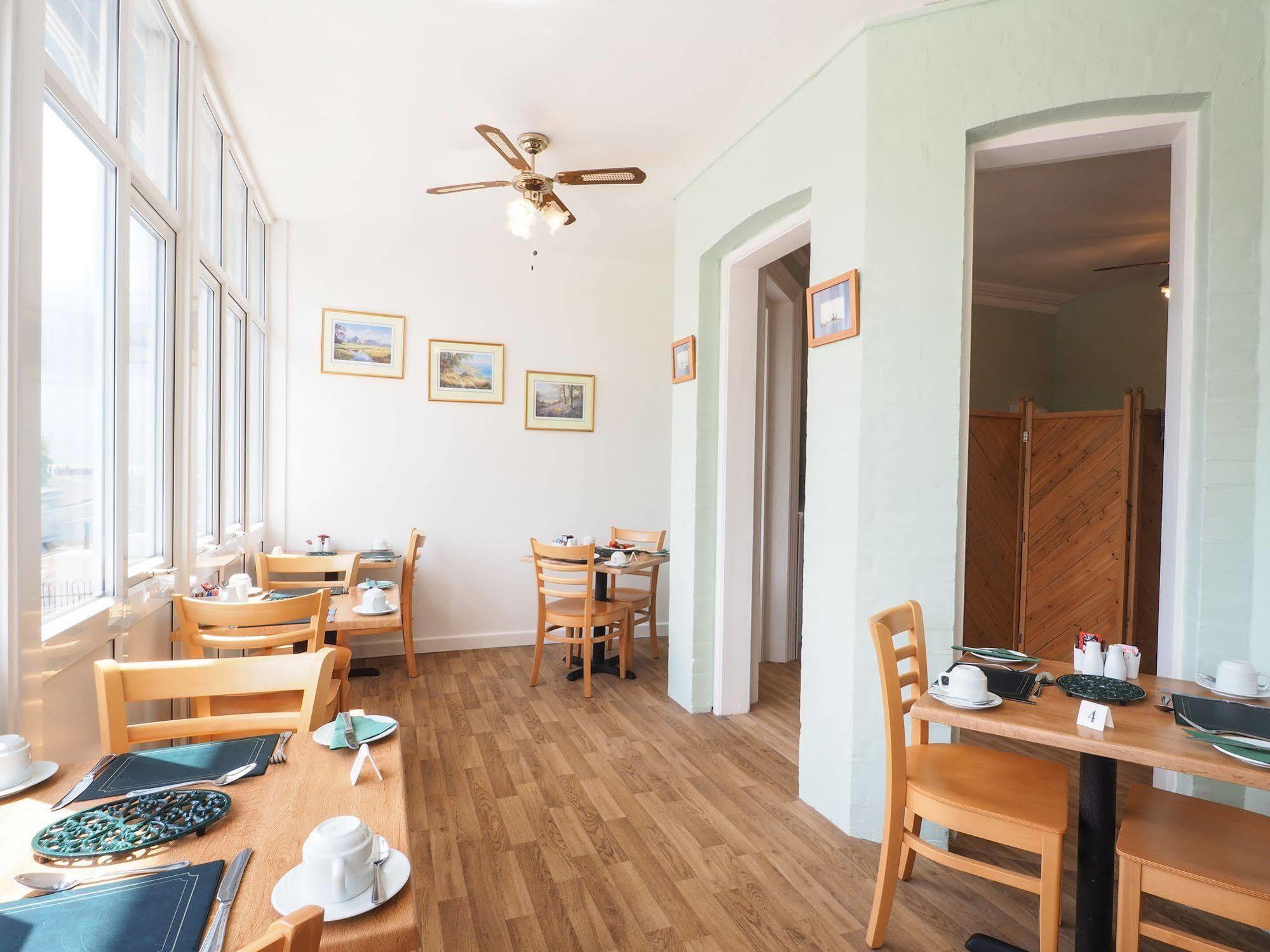 By The Sea Bed And Breakfast อีสต์บอร์น ภายนอก รูปภาพ