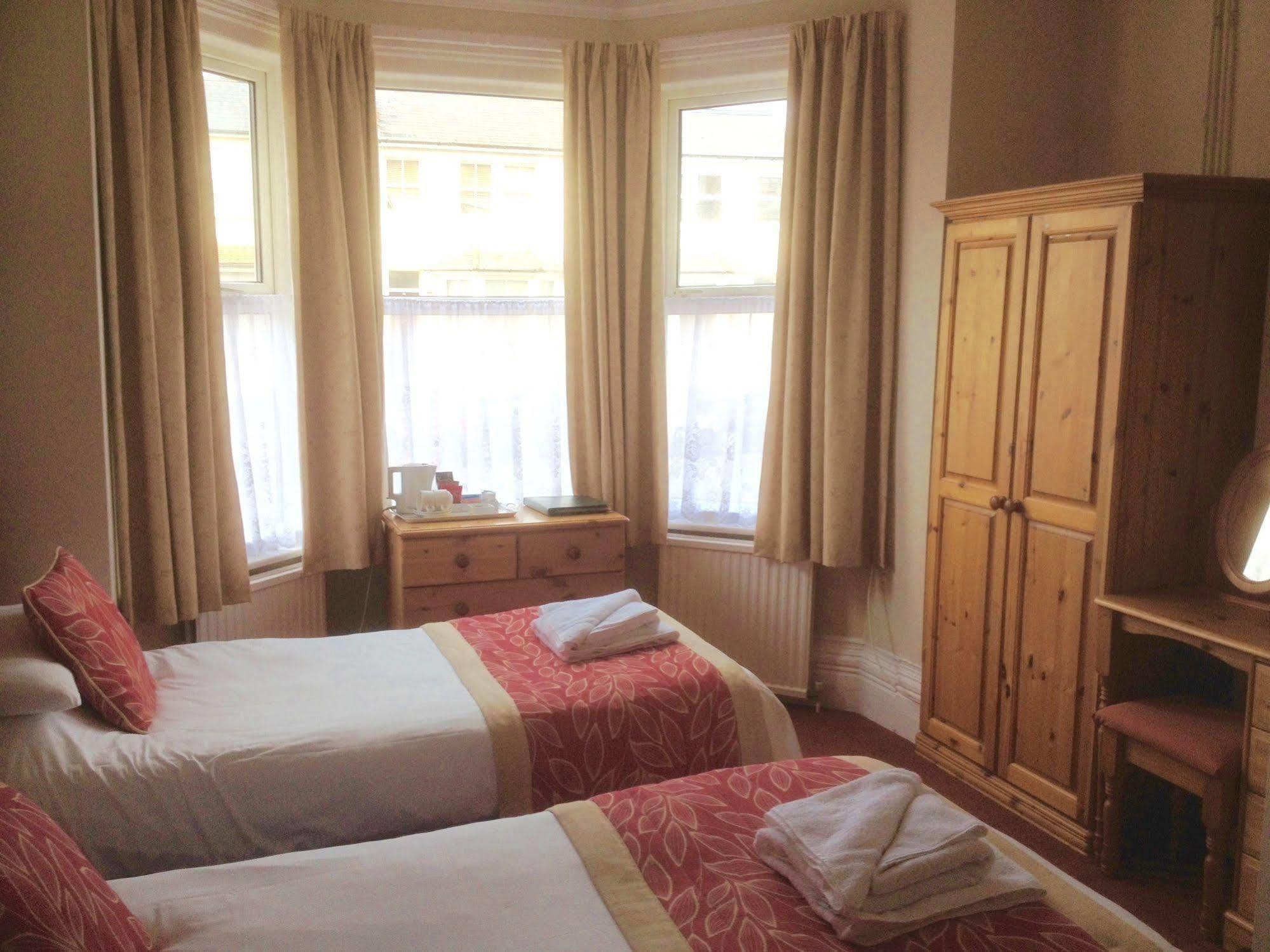 By The Sea Bed And Breakfast อีสต์บอร์น ภายนอก รูปภาพ