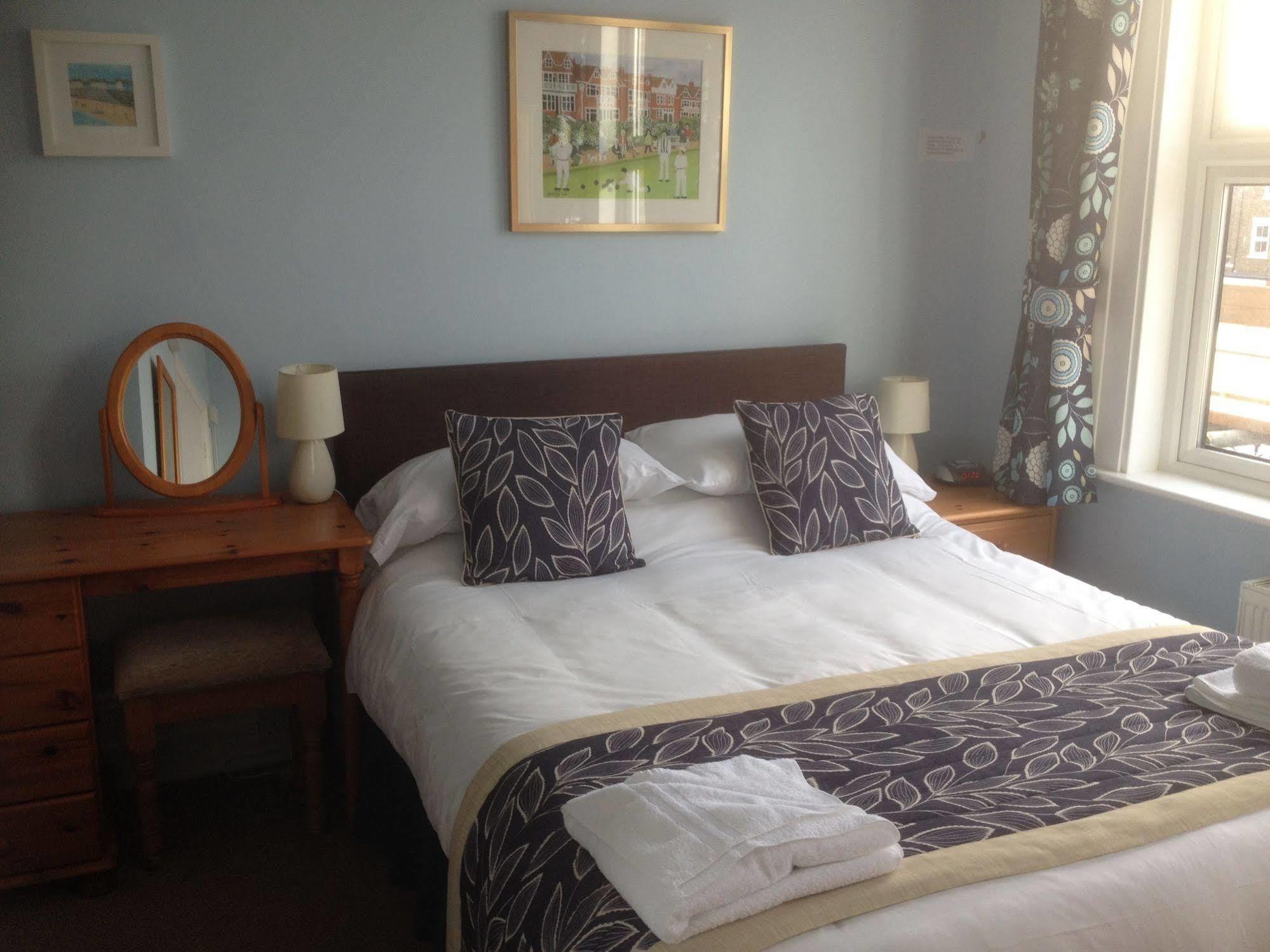 By The Sea Bed And Breakfast อีสต์บอร์น ภายนอก รูปภาพ