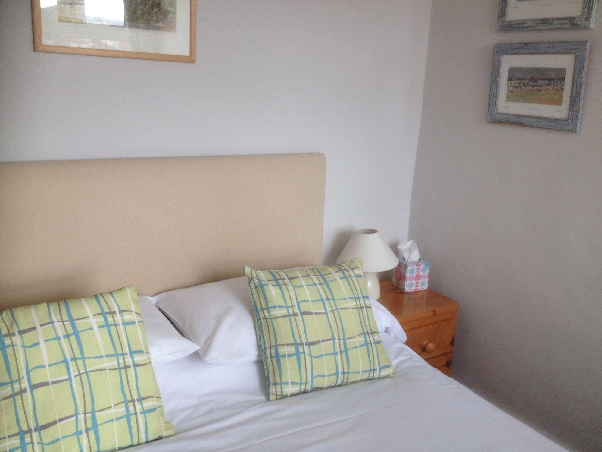 By The Sea Bed And Breakfast อีสต์บอร์น ภายนอก รูปภาพ
